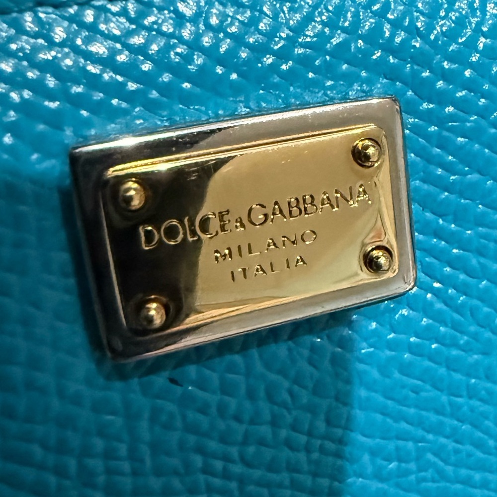 ❌❌sold❌❌Dolce & Gabbana Zip Around Wallet in Turquoise - Picture 4 of 14